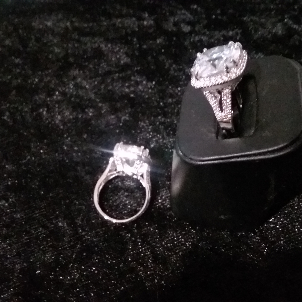 Premier Designs Divalicious Ring
